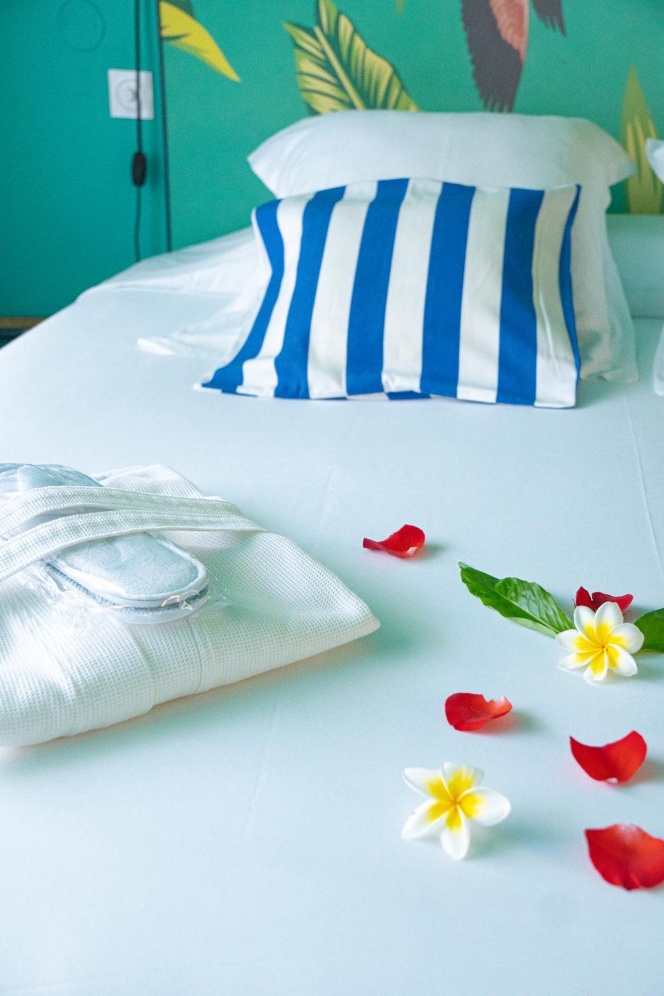Hotel Dina Morgabine Saint Gilles Zewnętrze zdjęcie