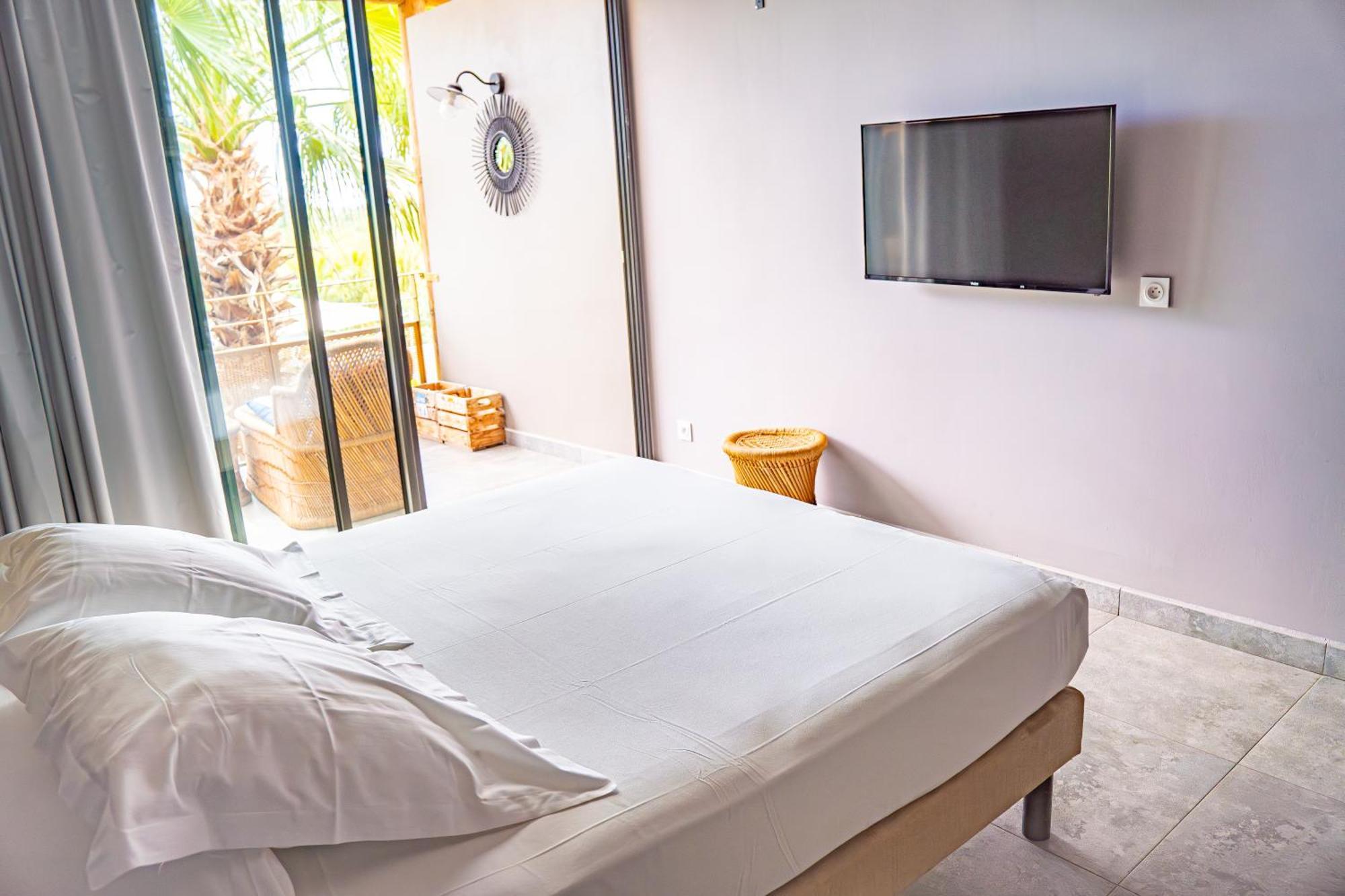 Hotel Dina Morgabine Saint Gilles Zewnętrze zdjęcie